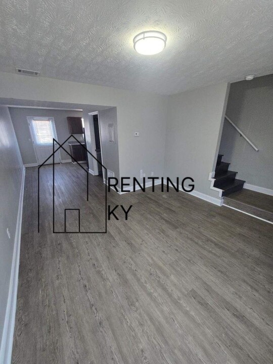 176 S Killarney Ln in Richmond, KY - Building Photo