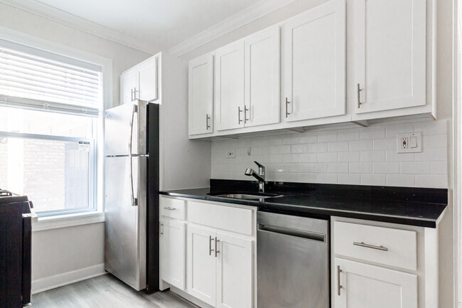 839 W Cornelia Ave, Unit 1N