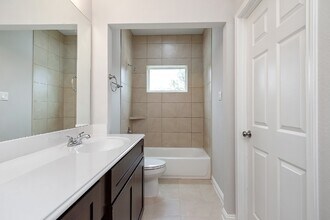 1043 Marcolin St in Houston, TX - Building Photo - Building Photo