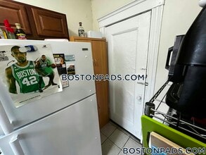 248 Kelton St, Unit 8 in Boston, MA - Foto de edificio - Building Photo