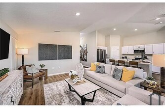 12980 Wellspring Dr in Lithia, FL - Building Photo - Building Photo