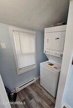 64 Center Ave in Keansburg, NJ - Building Photo - Building Photo