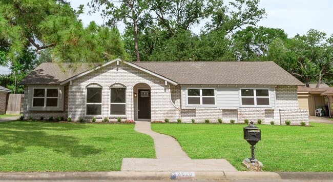 property at 2610 Moss Hill Dr