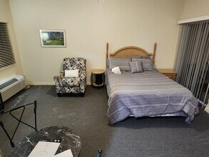 9861 Perfect Dr in Port St. Lucie, FL - Foto de edificio - Building Photo