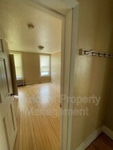 327 W 4th St in Duluth, MN - Foto de edificio - Building Photo