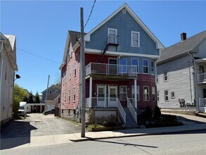 550 Winter St in Woonsocket, RI - Building Photo - Building Photo