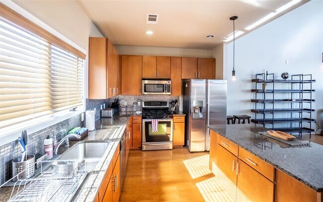 1702 S Lamar Blvd in Austin, TX - Building Photo - Building Photo