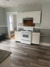 105 Brownell St, Unit 2 in New Haven, CT - Building Photo - Building Photo