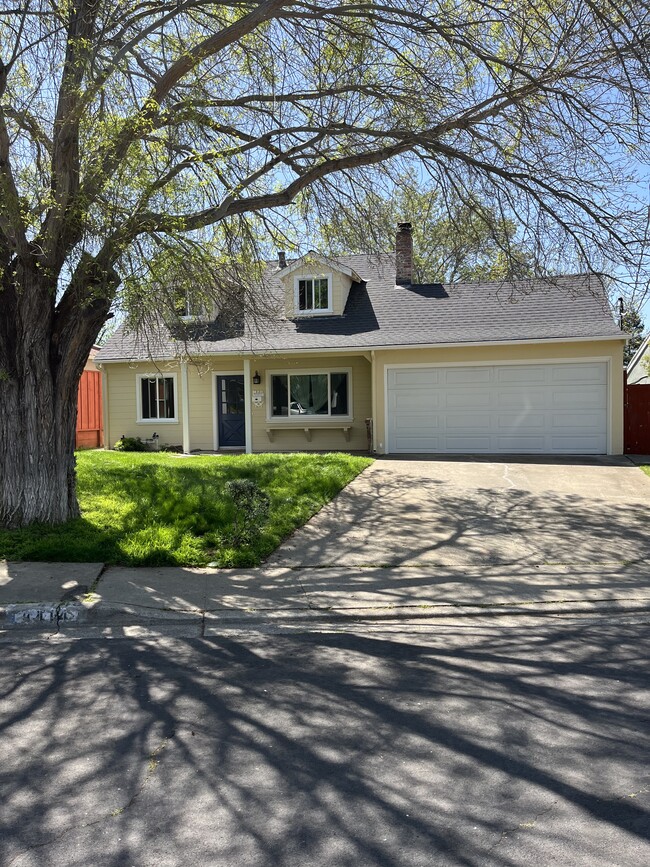 property at 4148 Kensington Dr