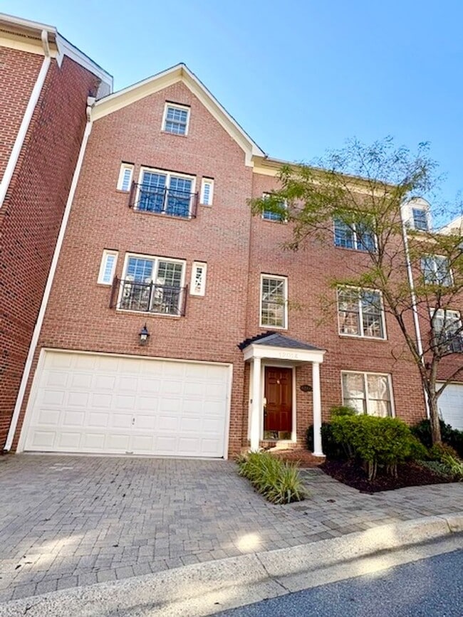 12014 Montrose Park Pl in Rockville, MD - Building Photo - Building Photo