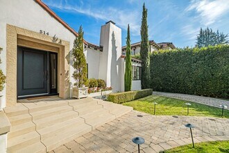 514 Walden Dr in Beverly Hills, CA - Foto de edificio - Building Photo