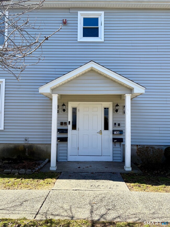 146 Carriage Path S in Milford, CT - Building Photo - Building Photo