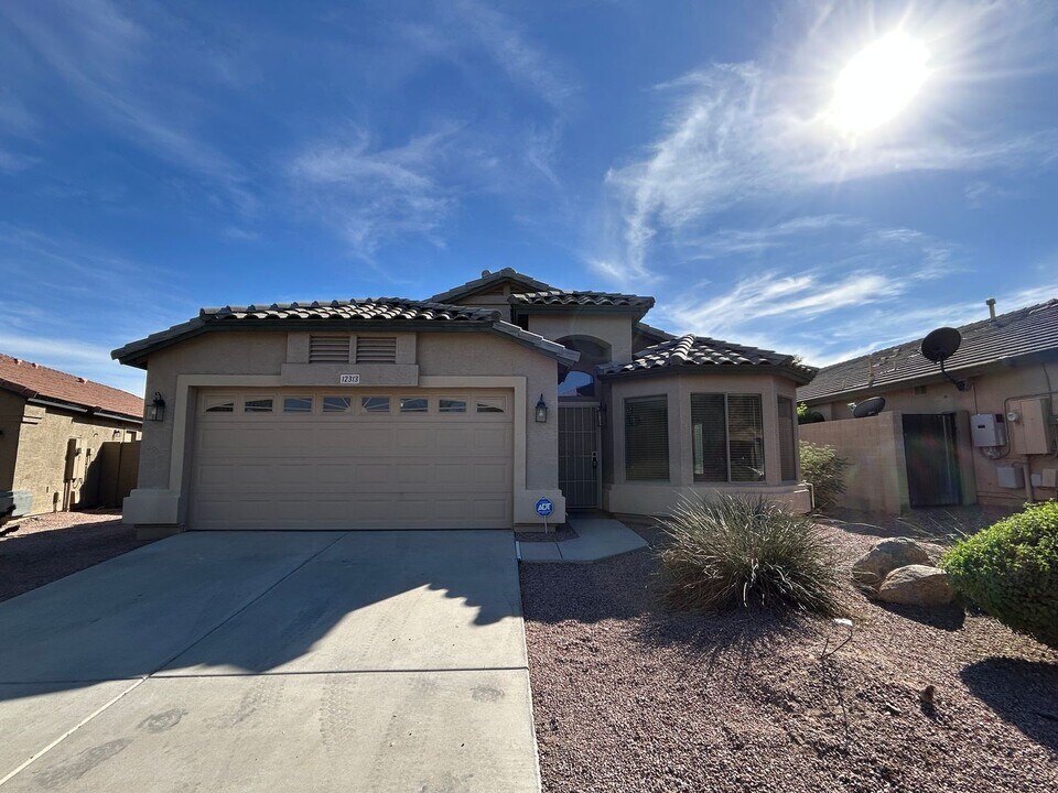 12313 W Georgia Ave in Litchfield Park, AZ - Building Photo
