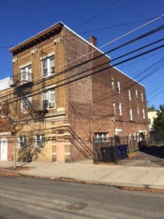 422 Smith St in Perth Amboy, NJ - Foto de edificio - Building Photo