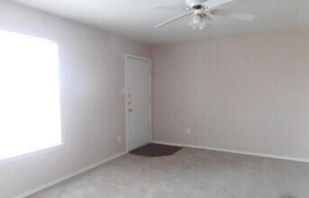 5704 Greengate Dr in Killeen, TX - Building Photo - Building Photo