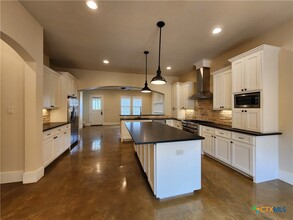 611 Stadtbach St in New Braunfels, TX - Building Photo - Building Photo