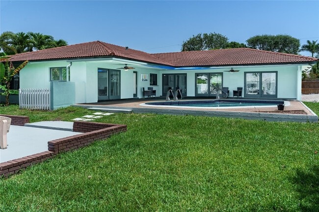 3080 NE 43rd St in Fort Lauderdale, FL - Foto de edificio - Building Photo