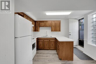 54 Ashburn Crescent in Vaughan, ON - Building Photo - Building Photo