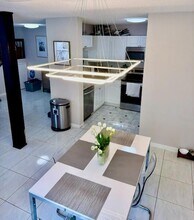 21204 Harbor Way in Miami, FL - Building Photo - Building Photo