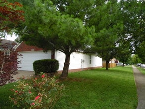 1064 Brick House Ln in Lexington, KY - Building Photo - Building Photo
