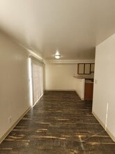 716 NW Sunburst Ct in Moses Lake, WA - Foto de edificio - Building Photo