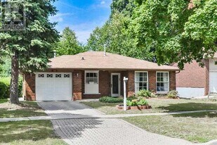 166 McNicoll Ave in Toronto, ON - Building Photo