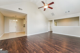 813 Asbury Way in Lithonia, GA - Building Photo - Building Photo