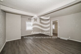 500 Scenic Park Dr in Creve Coeur, IL - Building Photo - Building Photo