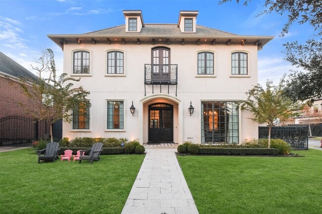 property at 2804 Robinhood St