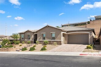 6243 Carol Butte Ct in Las Vegas, NV - Foto de edificio - Building Photo