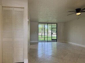 8211 NW 191st St in Hialeah, FL - Building Photo - Building Photo