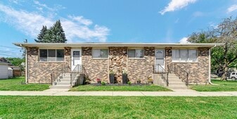 816 Mackinaw Ave in Calumet City, IL - Building Photo