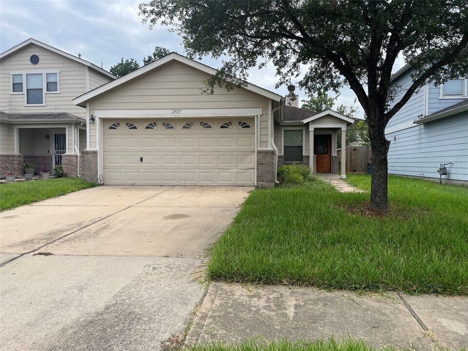 2927 Valiant Scene Ct in Houston, TX - Building Photo