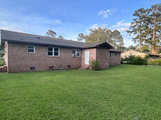 1223 Poplar Ave, Unit B in Nashville, GA - Building Photo - Building Photo