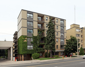 412 Eglinton Ave E in Toronto, ON - Building Photo - Building Photo