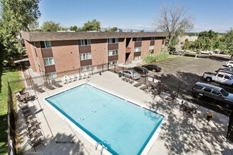 Warren Club in Denver, CO - Building Photo - Building Photo
