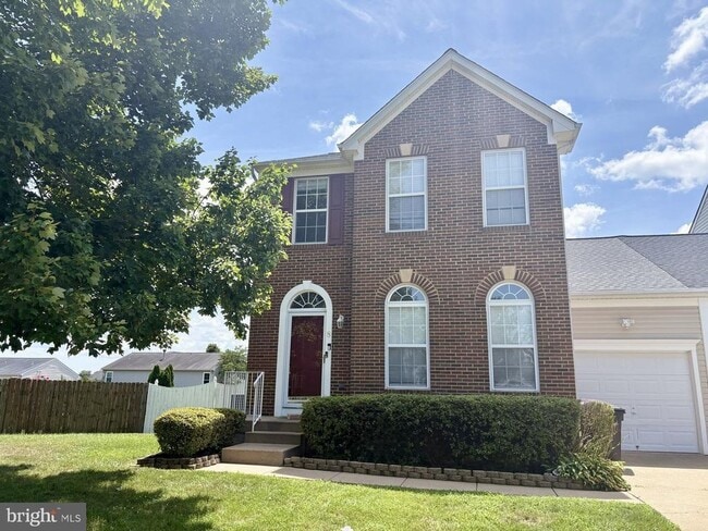 property at 8 Vargas Ct