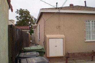 7823 S Normandie Ave, Unit 7823 in Los Angeles, CA - Building Photo - Building Photo