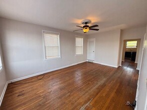 2709 Pyramid Ave in Brentwood, PA - Foto de edificio - Building Photo