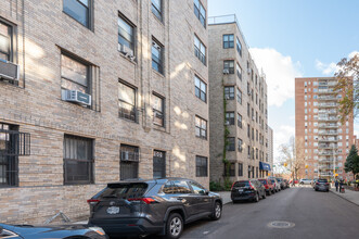 4355 Kissena Blvd in Flushing, NY - Building Photo - Building Photo