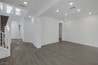 6533 Twin Brks Ave in Las Vegas, NV - Building Photo - Building Photo