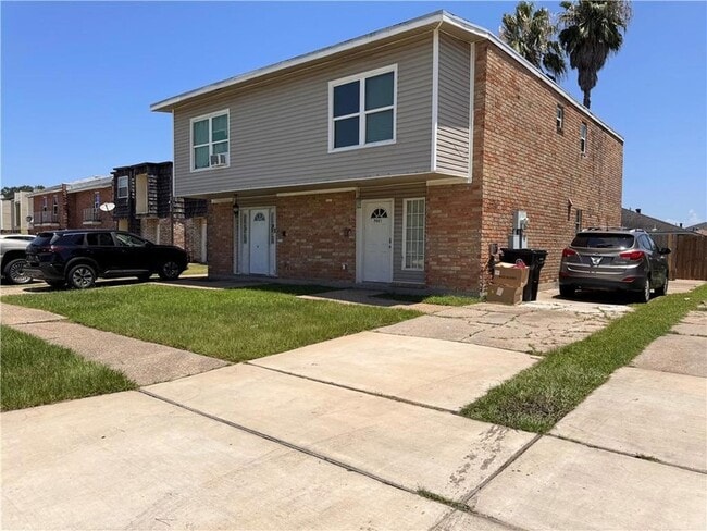 7021 Yorktown Dr in New Orleans, LA - Foto de edificio - Building Photo