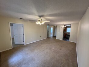 101 Hall St in Hinesville, GA - Building Photo - Building Photo