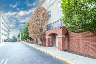 1270 Strassner Dr in Brentwood, MO - Building Photo - Building Photo