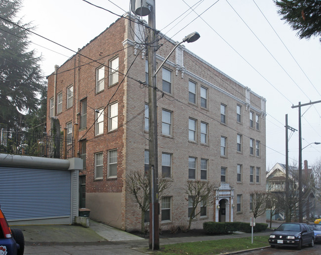 Roygate Apartments in Seattle, WA - Foto de edificio - Building Photo