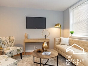 3729 N Clifton Ave, Unit 1 in Chicago, IL - Building Photo - Building Photo