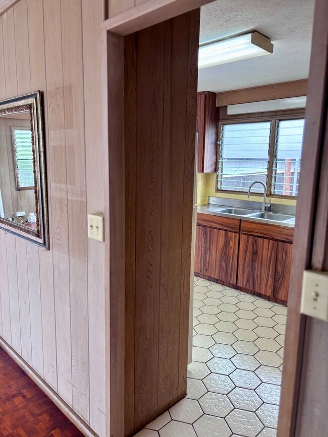 3463 Kaimuki Ave in Honolulu, HI - Building Photo - Building Photo