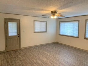 1820 S Commerce Ave in Russellville, AR - Building Photo - Building Photo