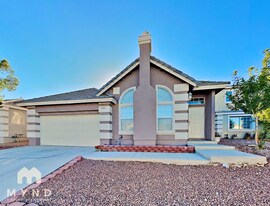 121 Golf Course St in Las Vegas, NV - Building Photo