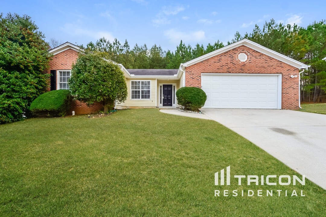 6073 Valley Green Rd in Lithonia, GA - Building Photo